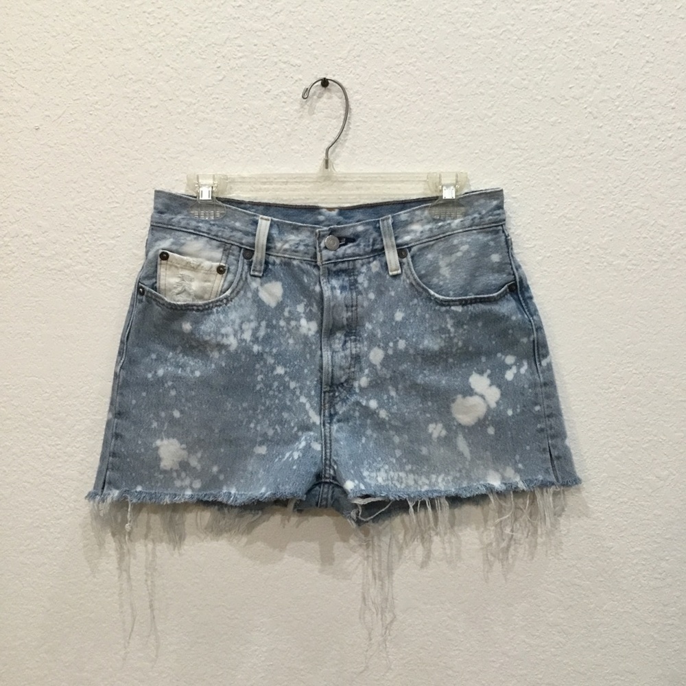 𝅺LEVI’S 501 destroyed slash bleached button up cut off shorts